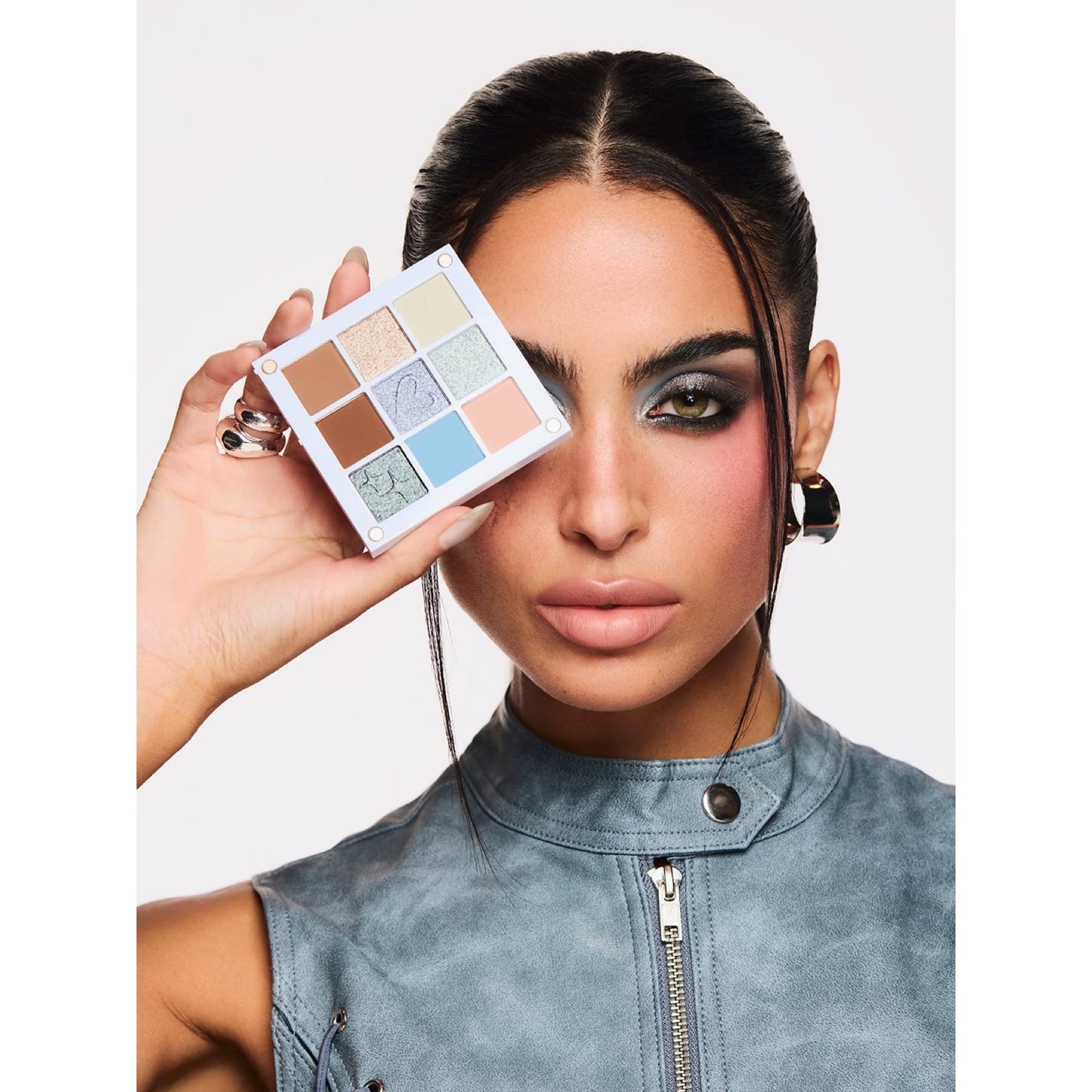 Beauty Creations 9 Color Magnetic Eyeshadow Palette Denim Blues