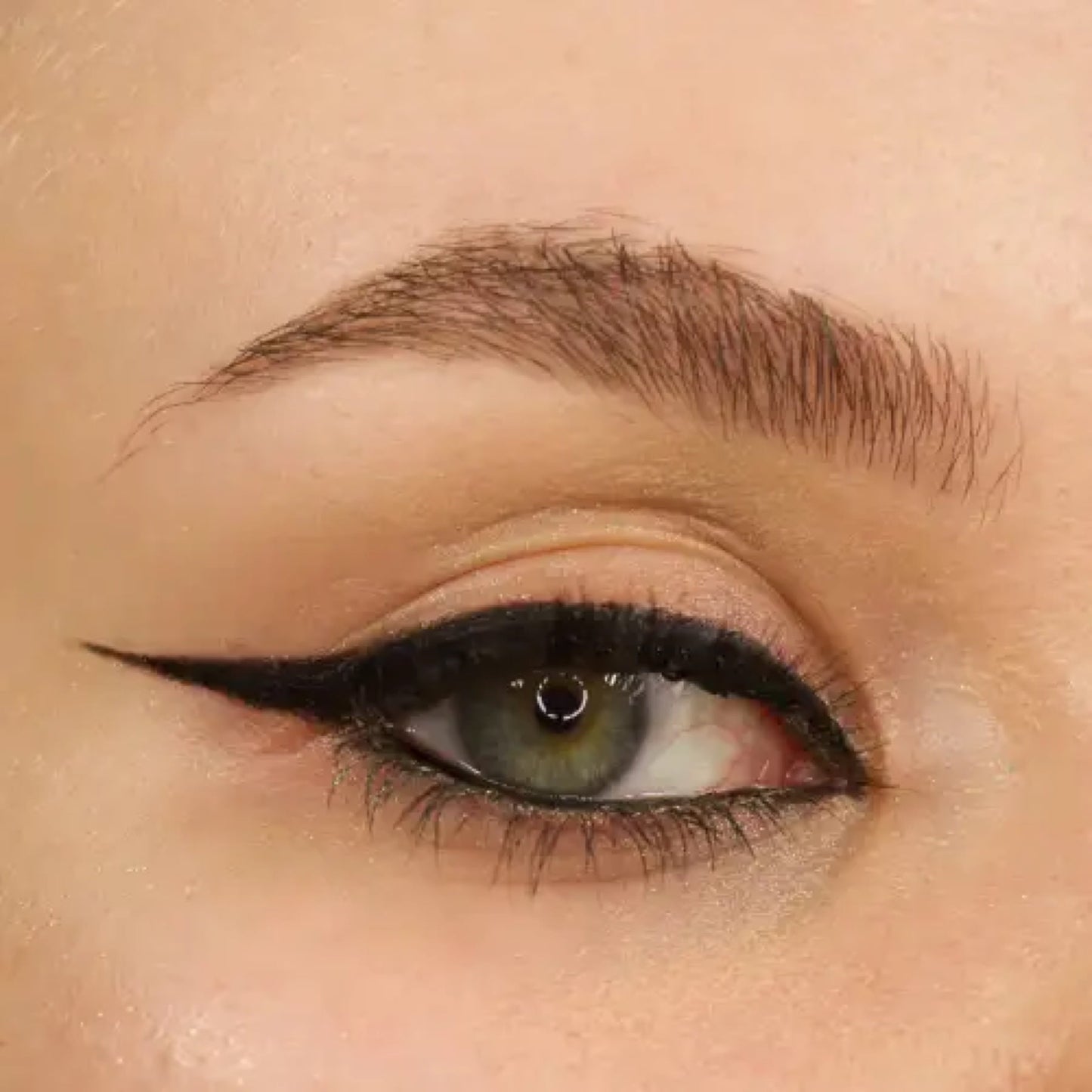 Makeup Revolution Streamline Waterline Eyeliner Pencil