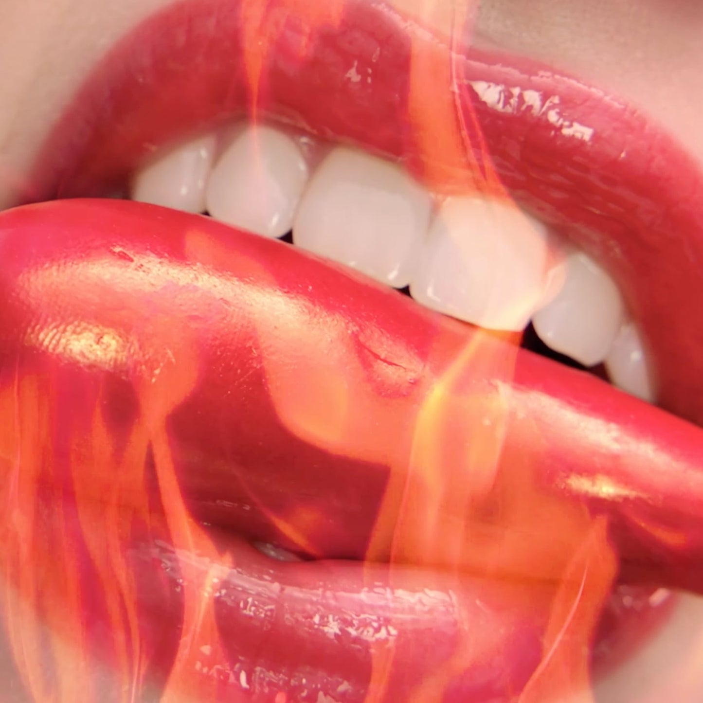 Maybelline Lifter Plump Lip Plumping Gloss with Chilli Pepper Pink Sting