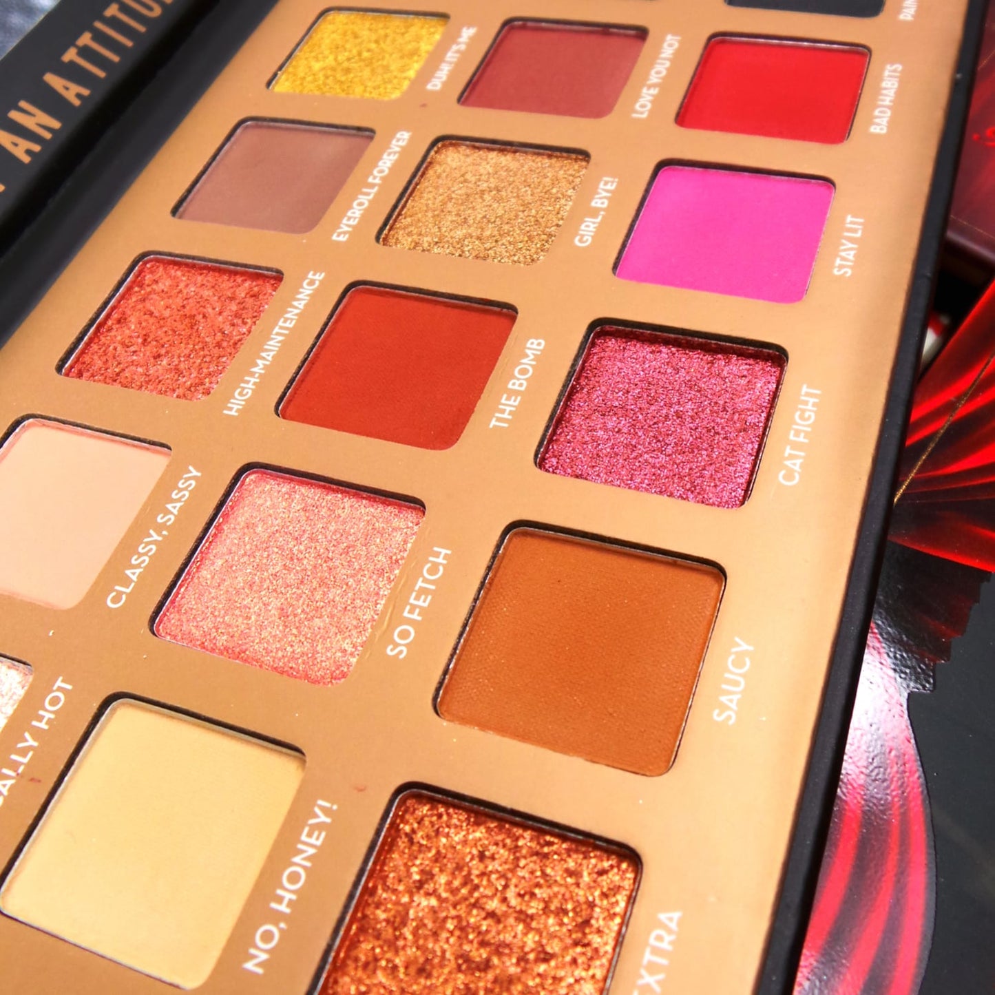 Too Much Drama Eyeshadow Palette 18 shades 18g