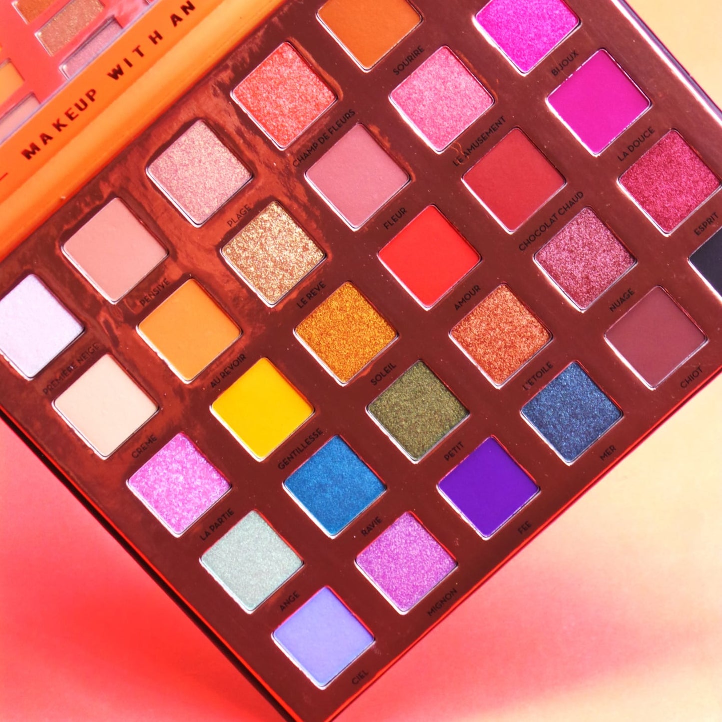 C'est La Vie Eyeshadow Palette 30 shades 30g