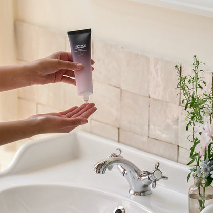 Haruharu Wonder Black Rice Moisture 5.5 Soft Cleansing Gel