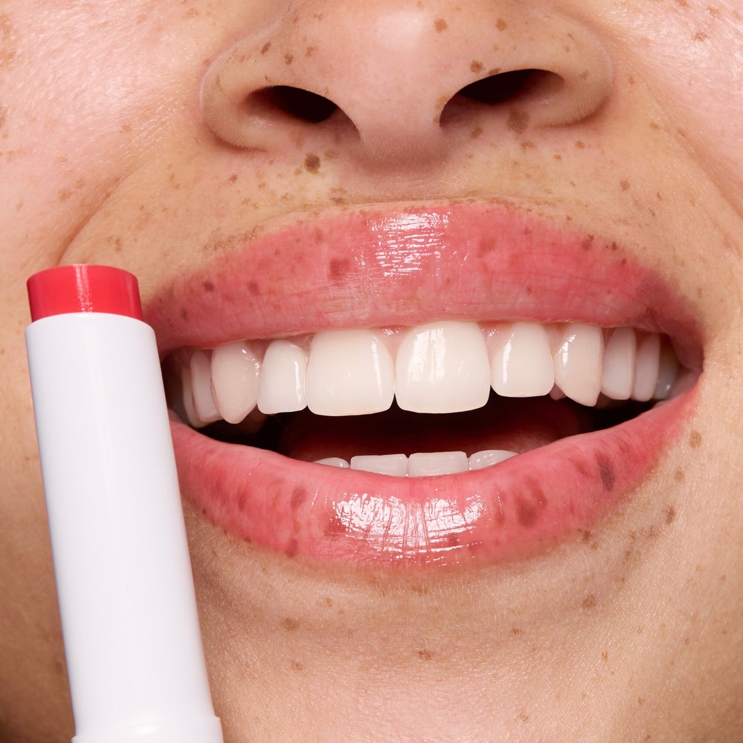 Essence Juicy Bomb Glossy Butter Lip Balm