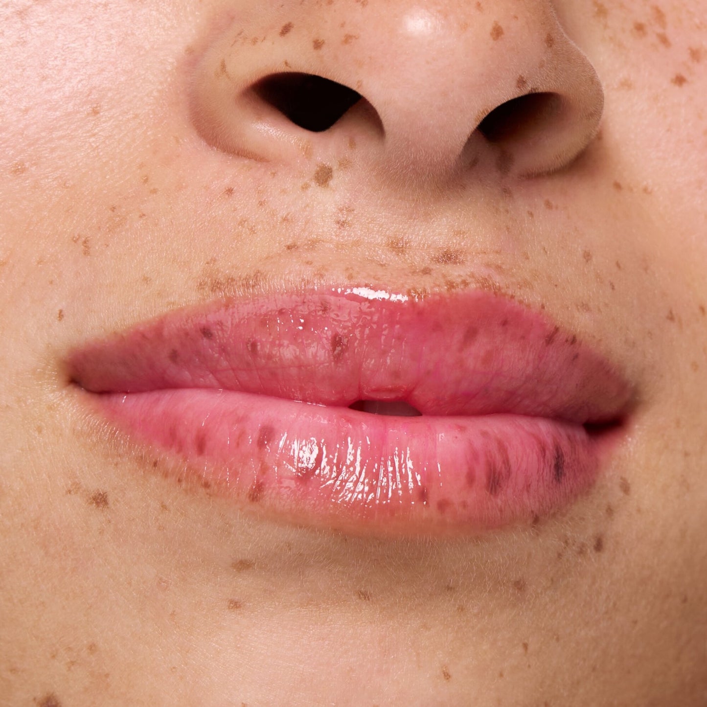 Essence Juicy Bomb Glossy Butter Lip Balm