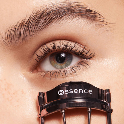 Essence Lash Curler 01