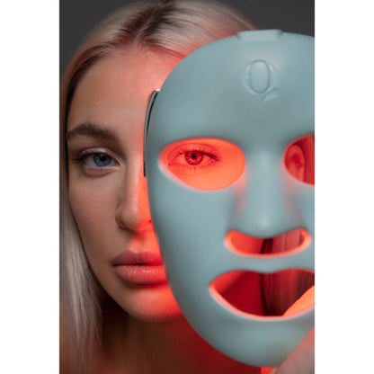 Qure LED Light Therapy Mask – FDA Cleared for Skin Care