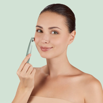 Geske Skin Firming Wand 7-in-1 Anti-aging Microcurrent Face-lift Green