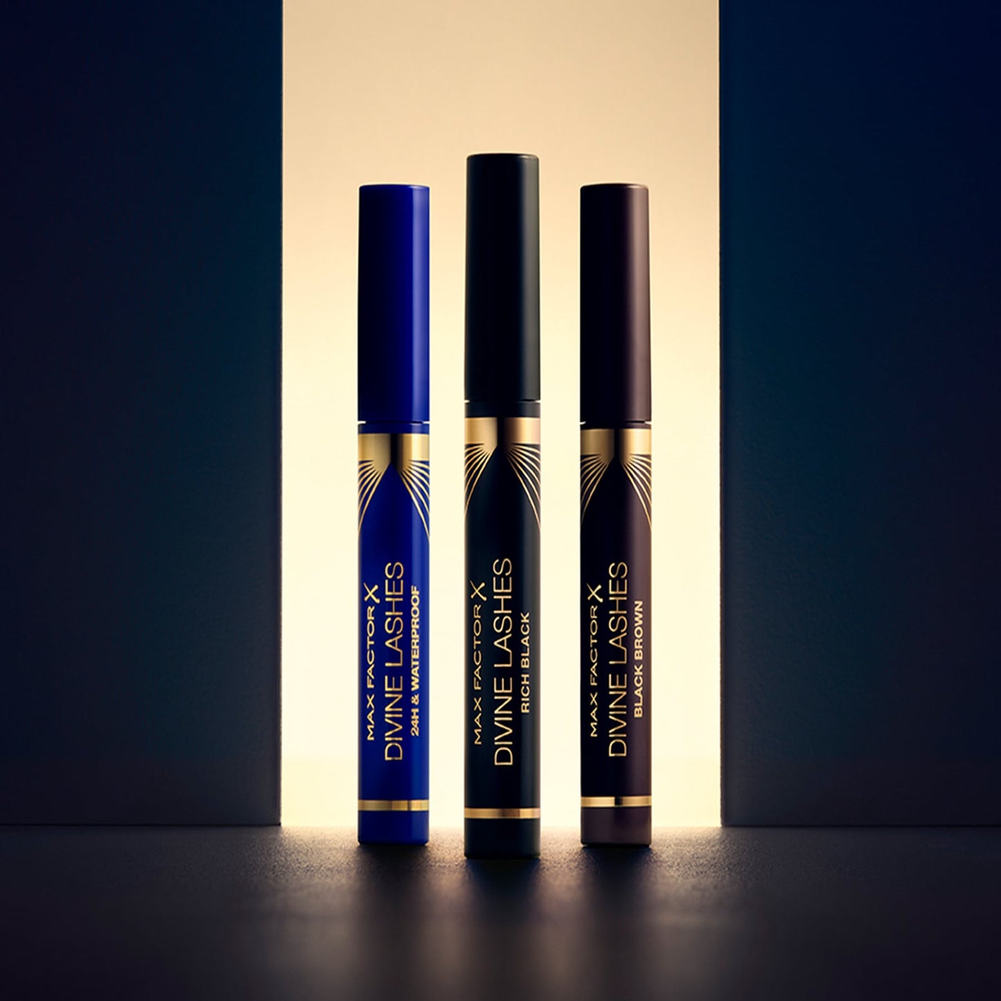 Max Factor Divine Lashes Mascara Volumising 01 Black 8.2g