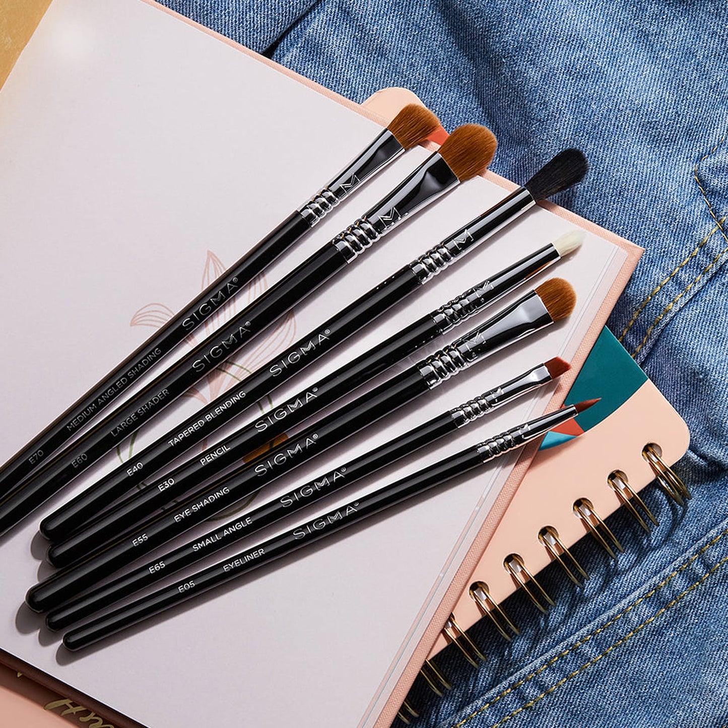 E60 Large Shader Eyeshadow Brush Black/Silver Black/Silver|1 Piece