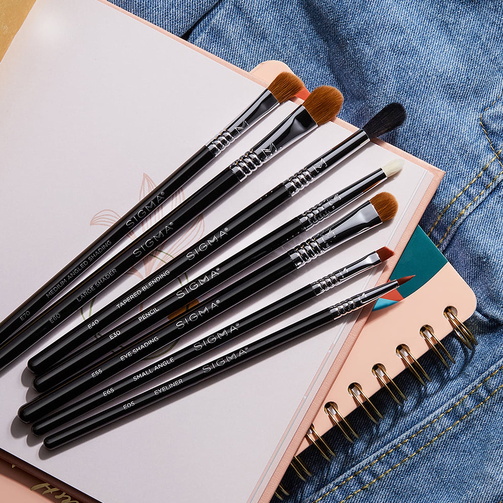 E60 Large Shader Eyeshadow Brush Black/Silver Black/Silver|1 Piece