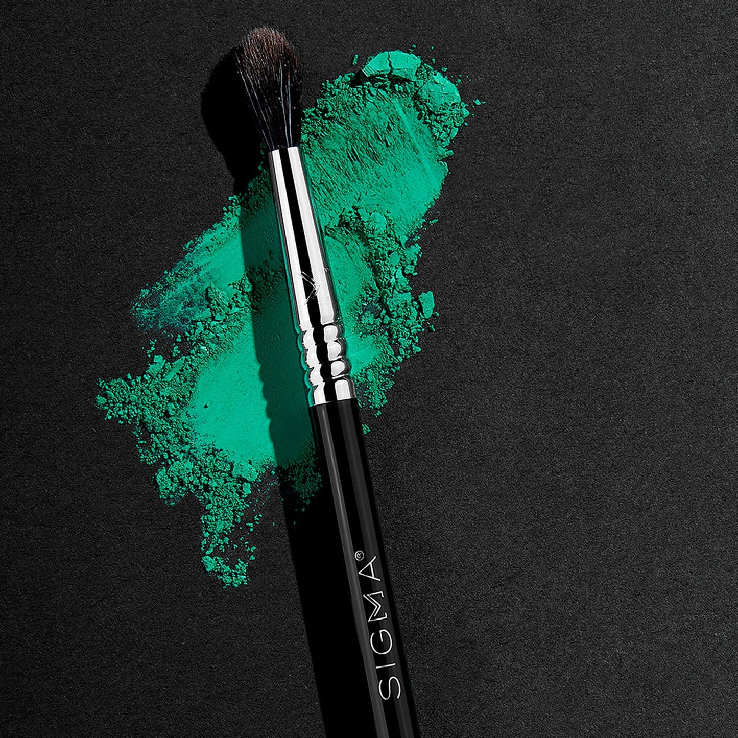 E33 Detail Diffused Crease Brush Black/Silver Black/Silver|1 Piece