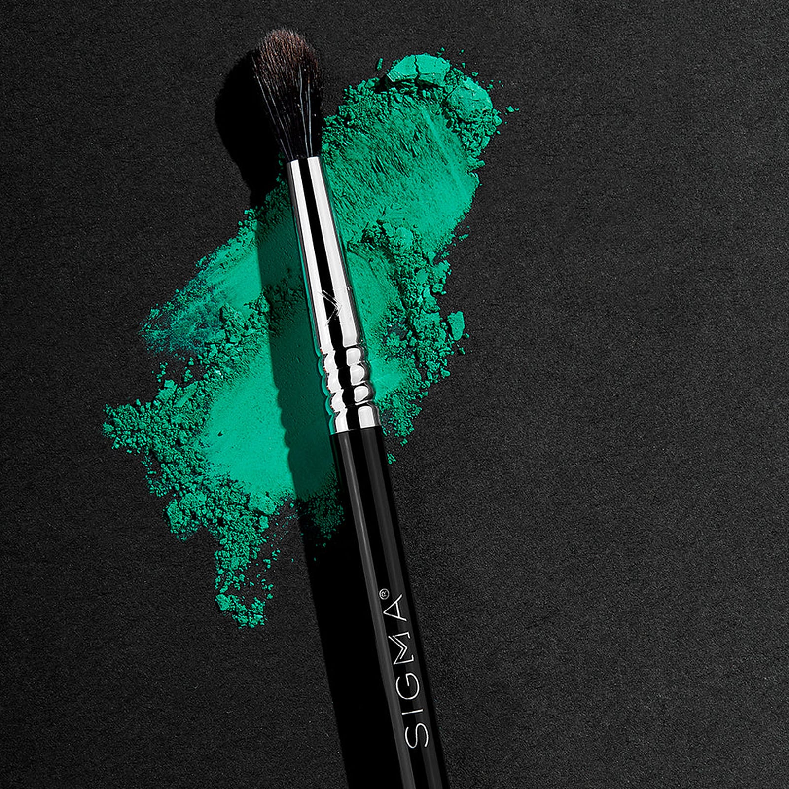 E33 Detail Diffused Crease Brush Black/Silver Black/Silver|1 Piece