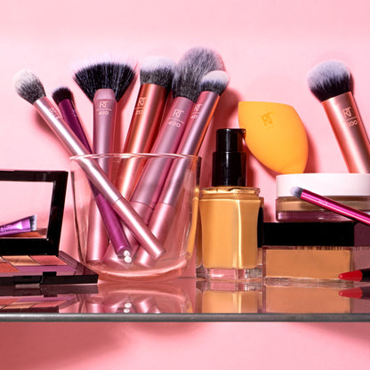 Real Techniques Everyday Essentials Kit with 1 Miracle Complexion Sponge, 5 Piece Set