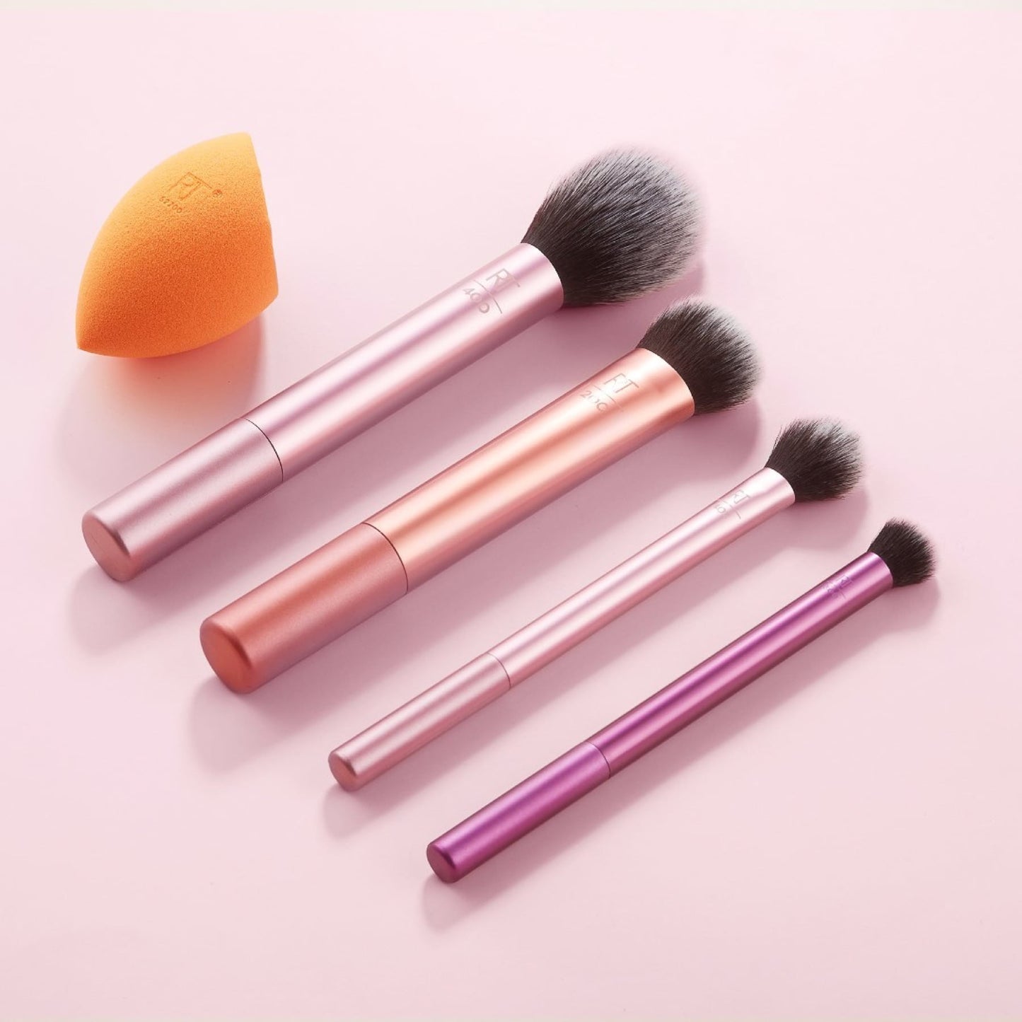 Real Techniques Everyday Essentials Kit with 1 Miracle Complexion Sponge, 5 Piece Set