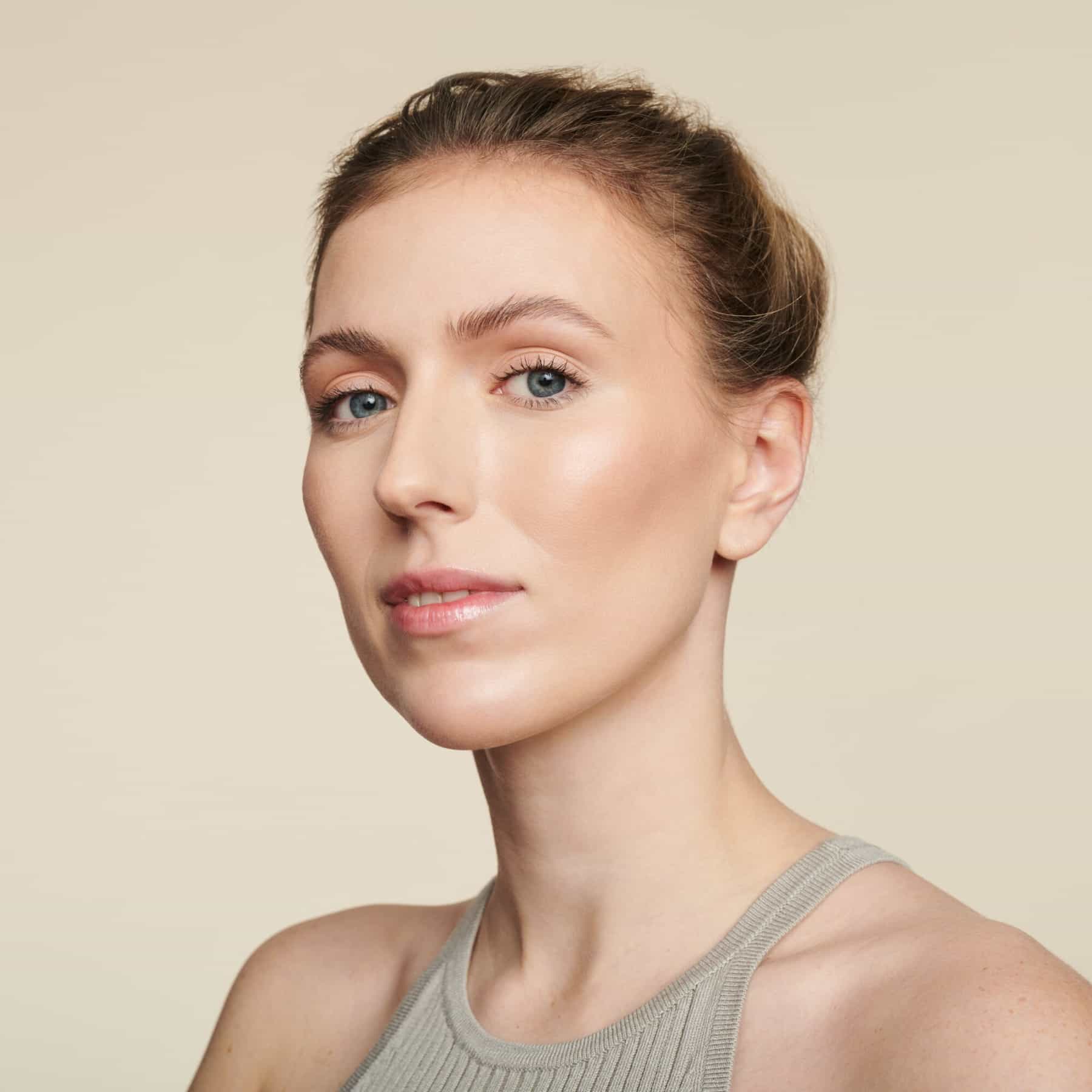 True Skin Hydrating Foundation 30ml 010 Cool Cashmere|30ml