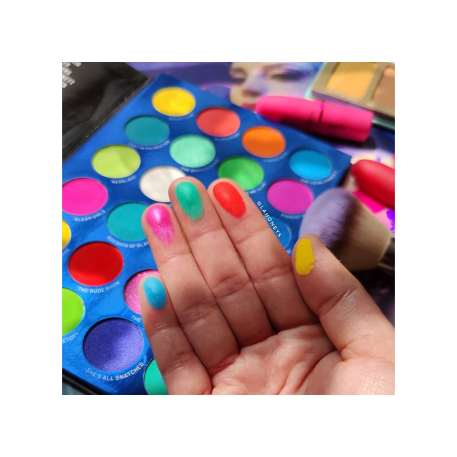 City of Neon Lights Vibrant Pigment & Eyeshadow Palette 24 shades 36g