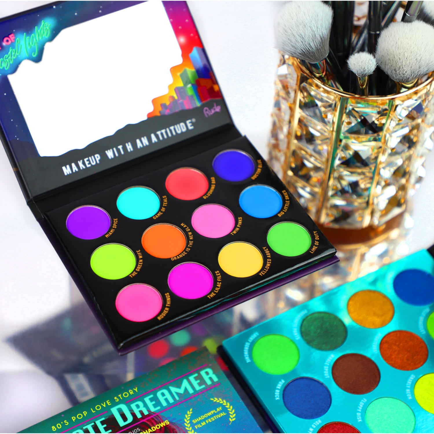 City of Pastel Lights Pastel Pigment & Eyeshadow Palette 12 shades 12g