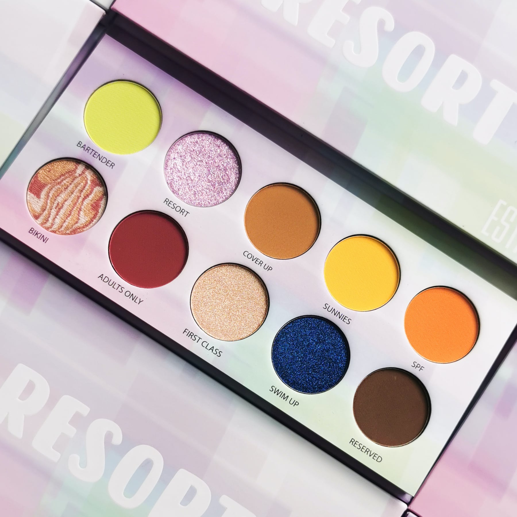 Resort Pgment Eyeshadow Palette - 10 shades Resort|15g
