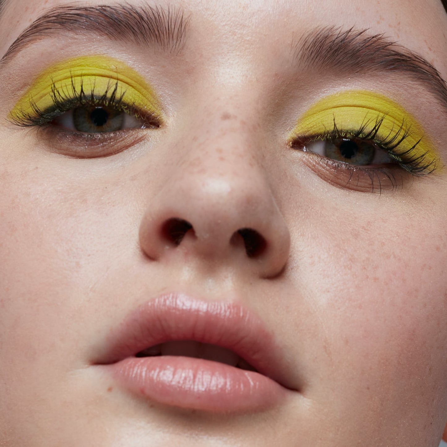 Resort Pgment Eyeshadow Palette - 10 shades Resort|15g