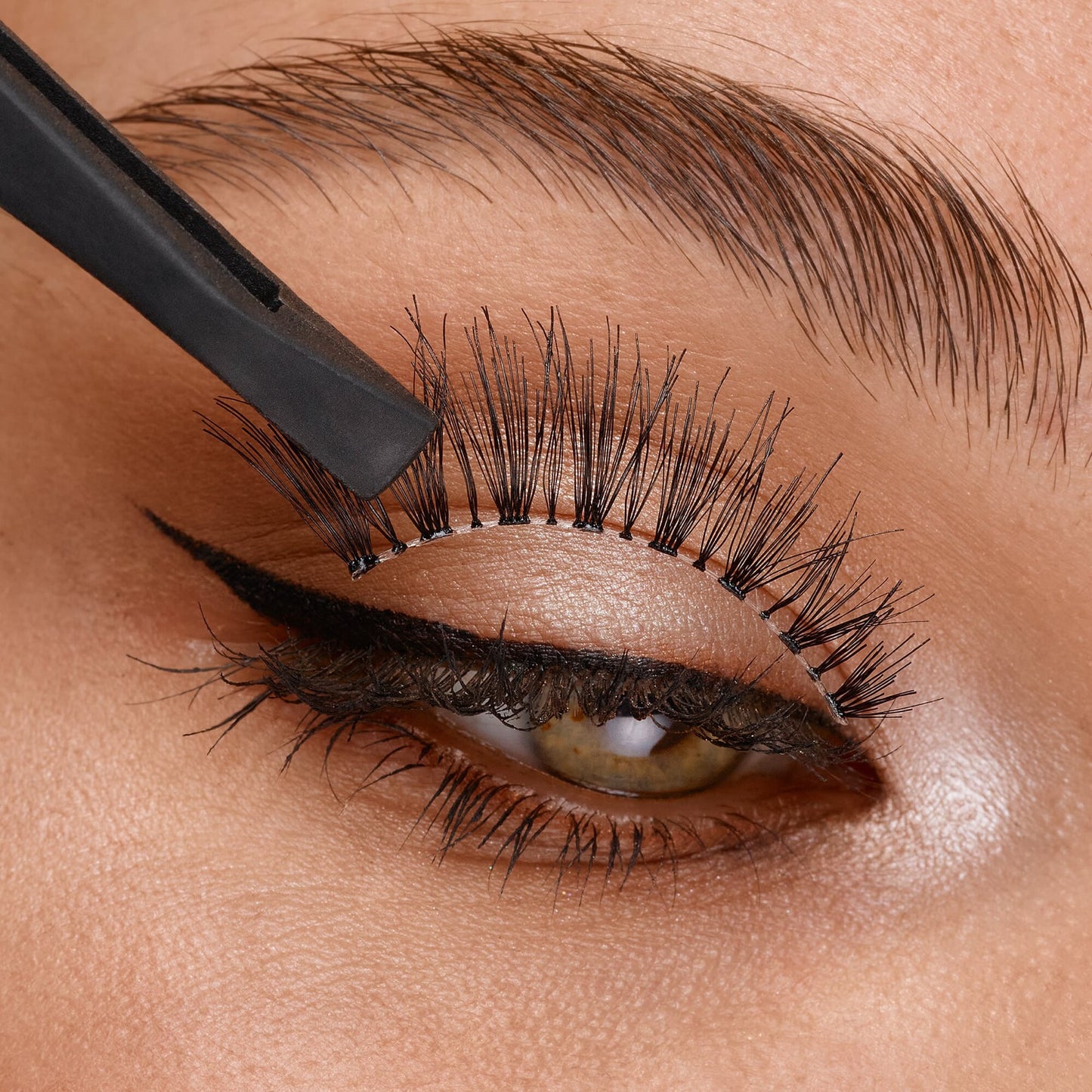 Lash Glue & Eyeliner 010 Strong Black 11g Strong Black|11g